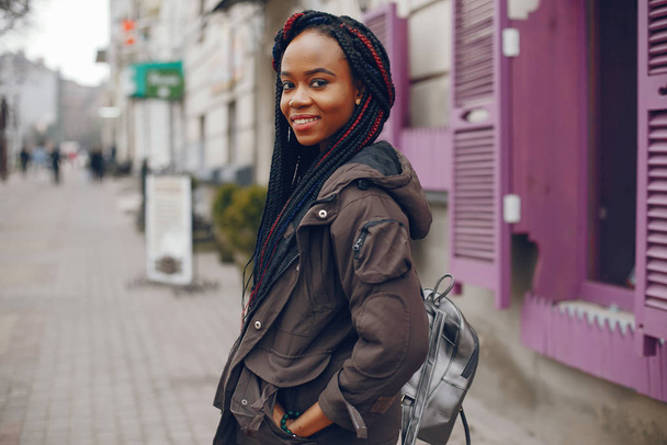 black girl in a city - Fotografie, Obrázek