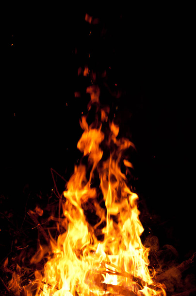 camp fire on dark background  - Foto, Imagem