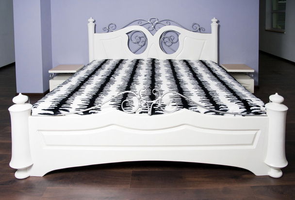 White bed in modernist style - Foto, Bild