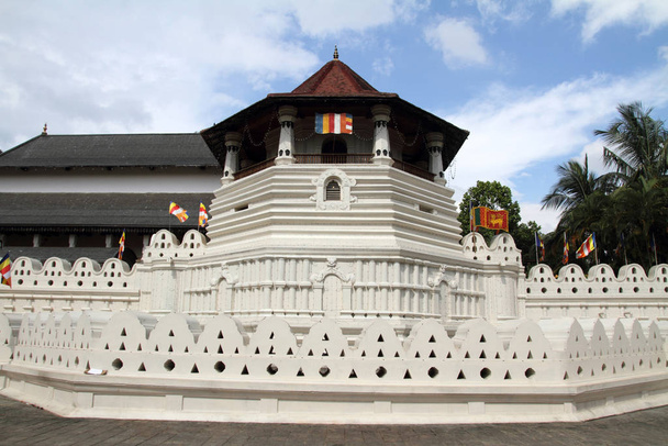 Temple of the tooth in Kandy, Sri Lanka - Photo, image