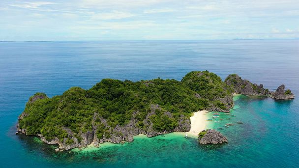 Karamoai-szigetek, Camarines Sur, Fülöp-szigetek. - Fotó, kép