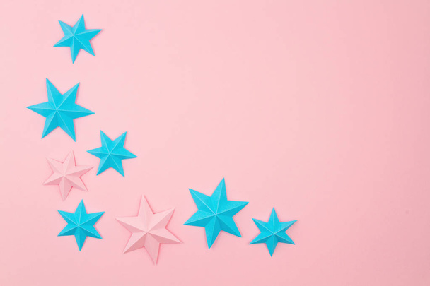 Abstracte achtergrond met kleurrijke papieren origami sterren. Vakantie,  - Foto, afbeelding