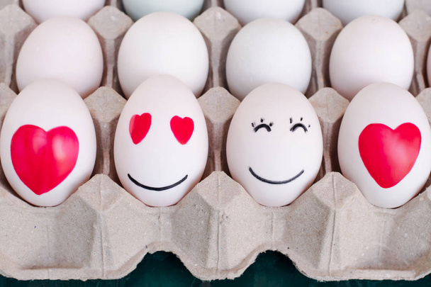 Ei in Liebe und glückliche Eier. fröhlicher Valentinstag.  - Foto, Bild