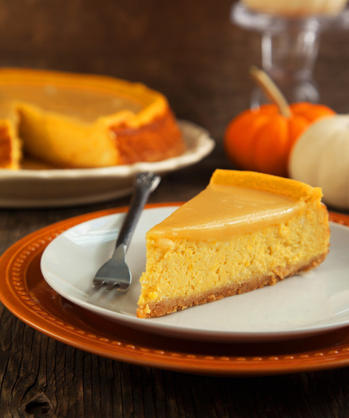 Pumpkin cheesecake with caramel - Foto, afbeelding