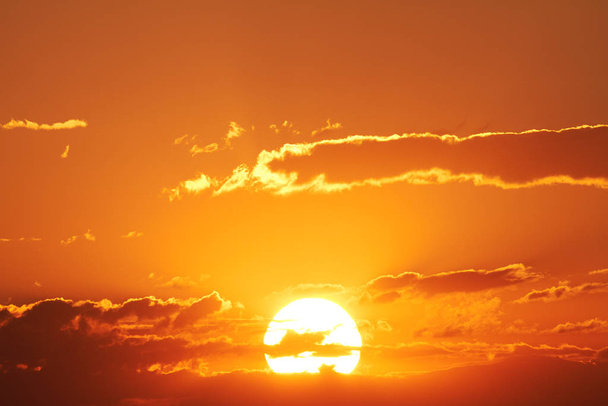 the sun sets over lake constance. - Фото, зображення