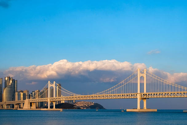 Алмазный мост (мост Кванган) в Пусане, Корея
 - Фото, изображение