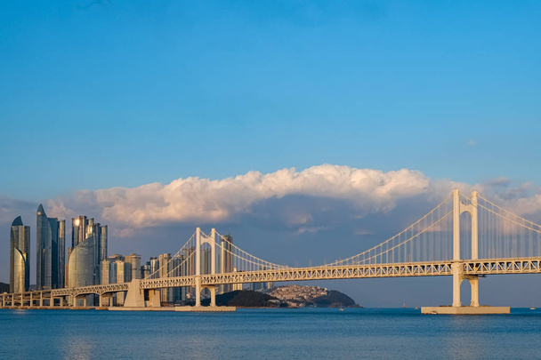 Алмазный мост (мост Кванган) в Пусане, Корея
 - Фото, изображение