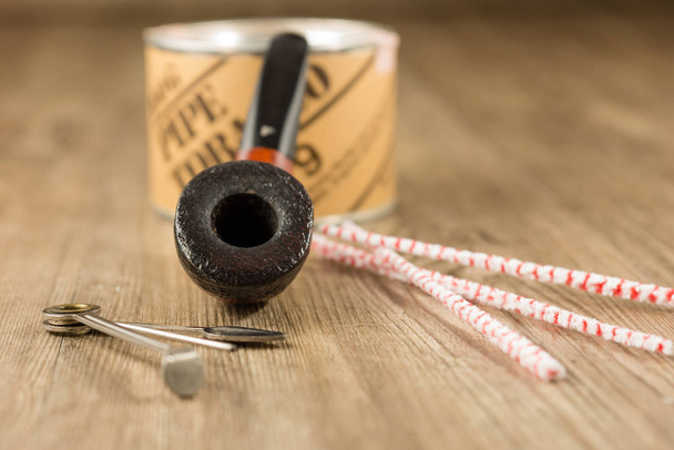 still life with a tobacco pipe - Foto, afbeelding