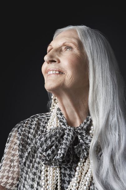 Senior Woman looking up - Φωτογραφία, εικόνα