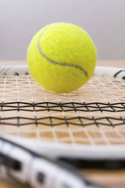 tennis ball. detail of a tennis table - Фото, зображення