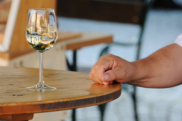 wine glasses in the restaurant - Valokuva, kuva