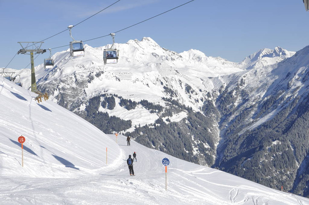 Skiing in the ski resort Montafon - Silvretta ,in the villages of Schruns,Gaschurn and Garfrescha. - Foto, Imagem