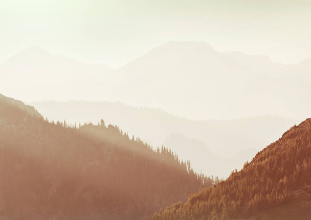 Gyönyörű hegycsúcs az északi kaszkád tartományban, Washington / USA - Fotó, kép