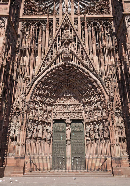 West Front of Strasbourg Cathedral Notre Dame Alsace, France - Φωτογραφία, εικόνα