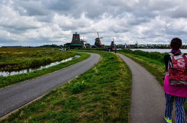 Zaanse Schans, Ολλανδία, Αύγουστος 2019. Βορειοανατολικό Άμστερνταμ είναι ένα sm - Φωτογραφία, εικόνα