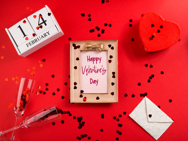 Sevgililer Günü için resim çerçevesi Kırmızıda selamlar - Fotoğraf, Görsel