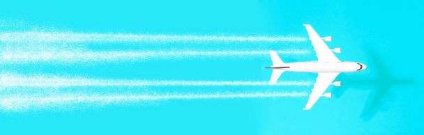 Путешествие минимальный фон. Модели самолетов в полете на пустых
 - Фото, изображение