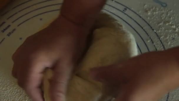 Making dough for pasta or pastry - Filmagem, Vídeo