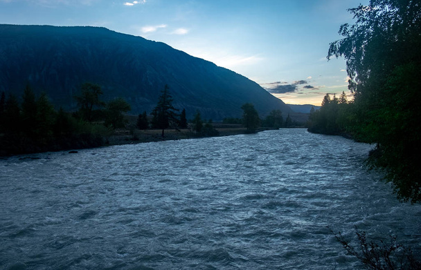The Chuya river in the Altai Republic. - Foto, imagen