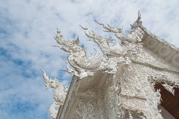 Unikátní architektura v chrámu Wat Rong Khun v Chiang Rai, Thajsko. - Fotografie, Obrázek
