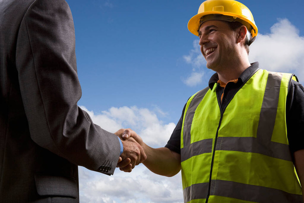 handshake agreement, business dealings - 写真・画像