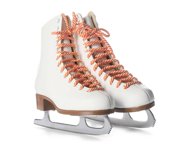 Paire de patins à glace sur fond blanc
 - Photo, image