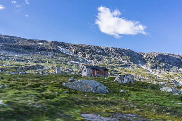 Bergwelt in Norwegen im Sommer - Фото, изображение