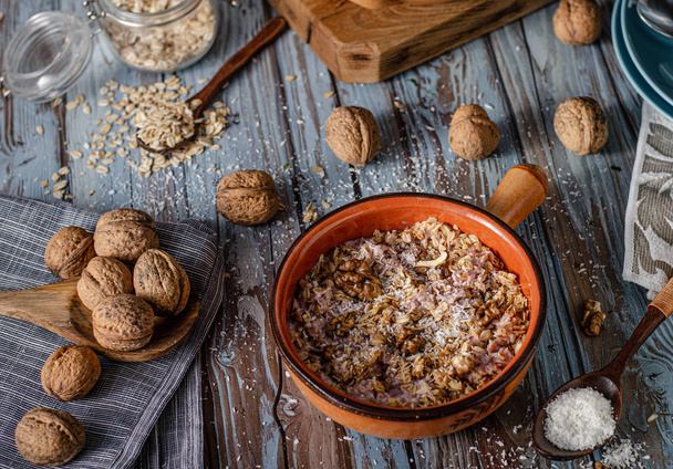 Baked granola with nuts and coconut - Φωτογραφία, εικόνα