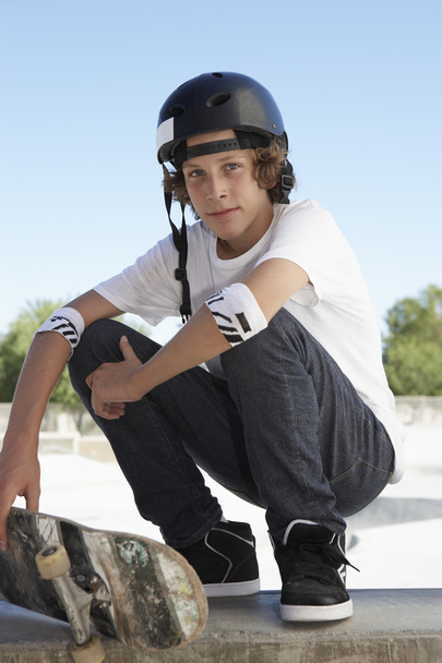 Boy  with skateboard - 写真・画像