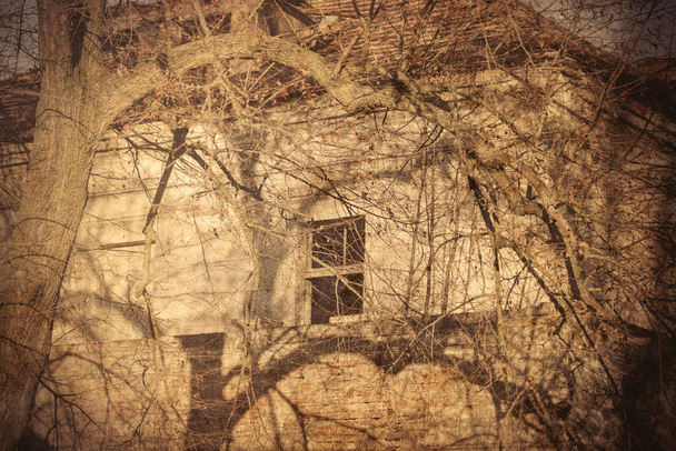 verlassenes Gebäude auf dem ehemaligen deutschen Territorium, heute Polen - Foto, Bild