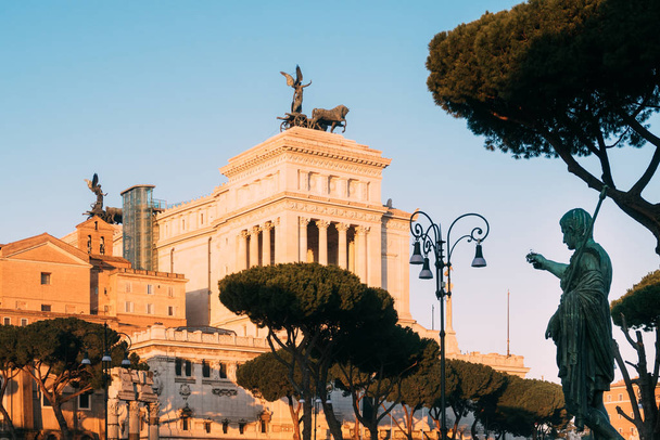 Rome, Italy - Jan 2, 2020: Trajan's Column (UNESCO World Heritage Site) in Trajan's Forum and church of Santa Maria di Loreto, Rome, Lazio, Italy - 写真・画像