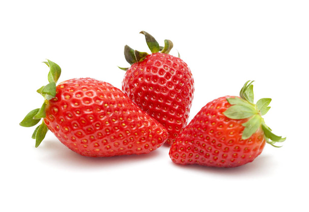 červené zralé jahody na bílém - Fotografie, Obrázek