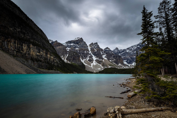 The Lake Moraine in the Canadian Rocky Mountains - 写真・画像