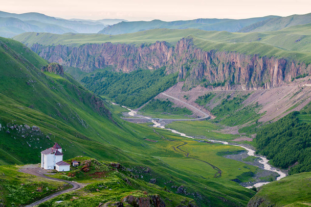 Domě v pohoří Kavkaz - Fotografie, Obrázek