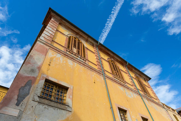Building in Porto Maurizio - Фото, изображение