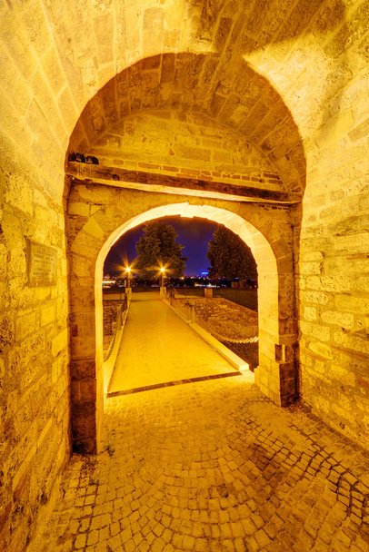 Medieval gate at Belgrade fortress, Belgrade, Serbia - Foto, imagen