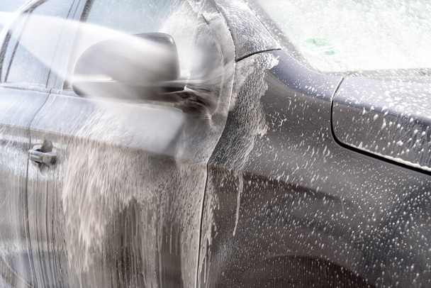 car wash in the snow - Фото, зображення