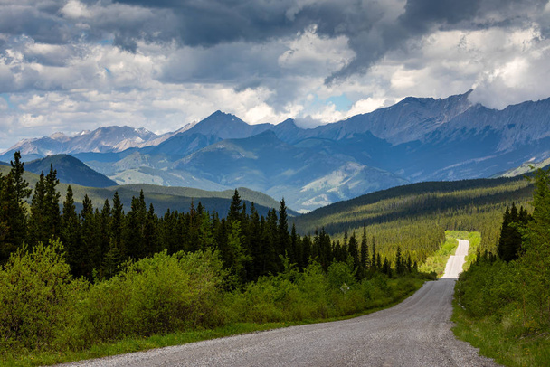 Landschap van de Rocky Mountains van Canada - Foto, afbeelding