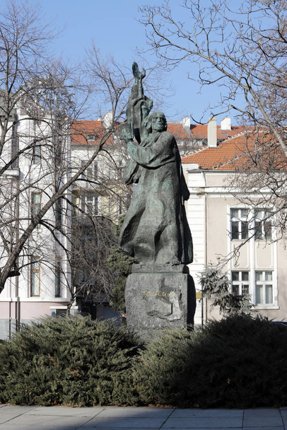 Monumento al sacerdote Paisiy Hilendarski, san Paisio de Hilendar - Foto, imagen
