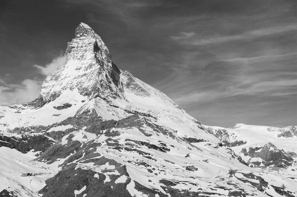 Hegyi Matterhorn idilli tája, Zermatt, Svájc - Fotó, kép