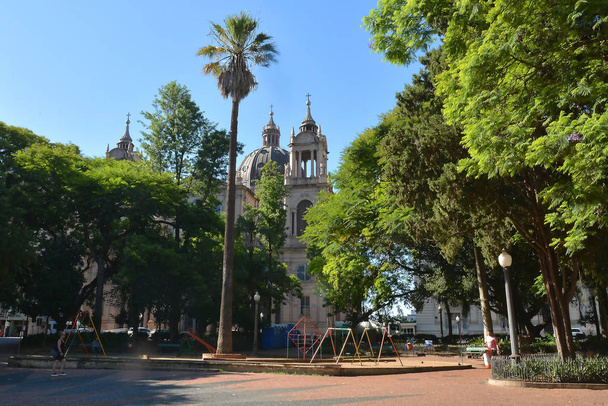 Catedral Metropolitana de Nuestra Señora Madre de Dios, Porto Alegre, Rio Grande do Sul, Brasil
 - Foto, Imagen
