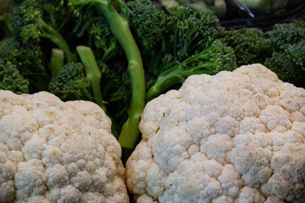 Background:Group of cauliflowers in different colors - 写真・画像