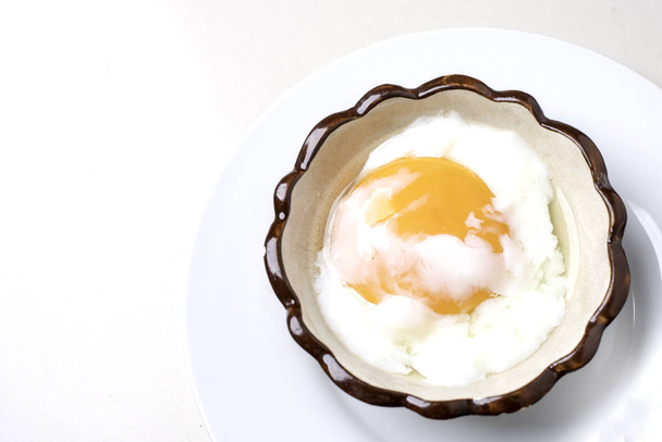 Japanese Onsen Eggs, Onsen Eggs in a Hot Cream Ceramic Cup At Ch - Фото, зображення