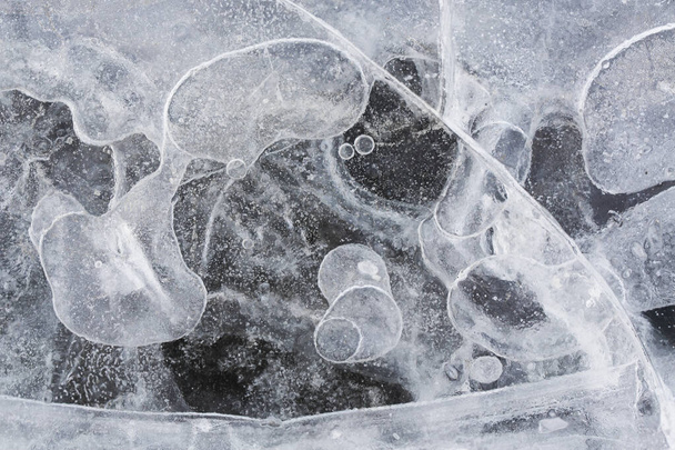 Удивительный абстрактный рисунок замерзшей воды
. - Фото, изображение