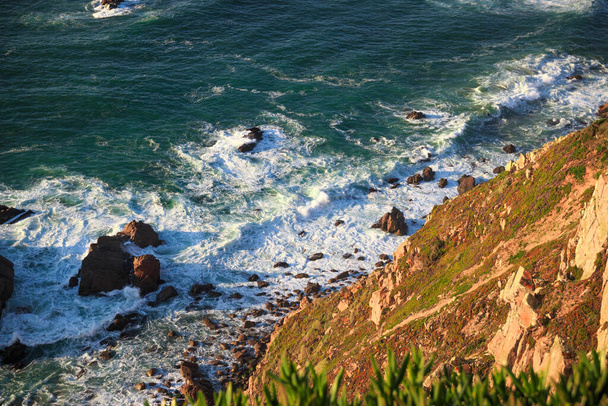 Waves and cliffs on Cabo da Roca, Portugal. - Zdjęcie, obraz