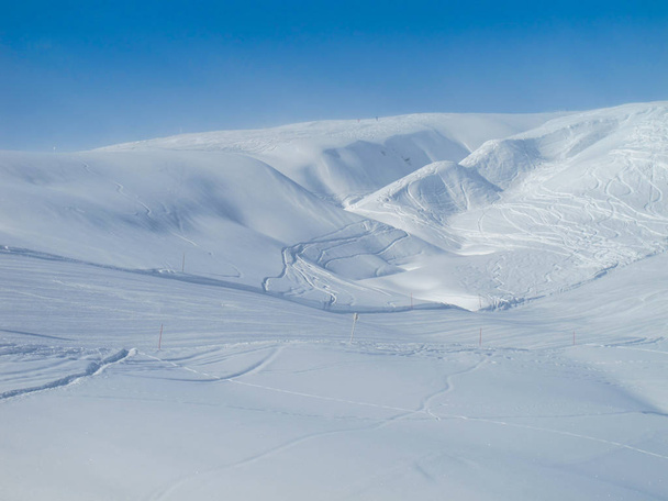 Extensive ski piste and powder snow off piste - Foto, immagini
