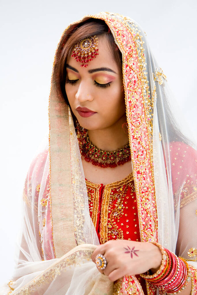 Elegant Bengali bride, traditional marriage  - Fotó, kép
