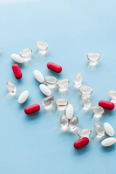 Pilules et capsules pour la nutrition diététique, supplément beauté anti-âge
 - Photo, image