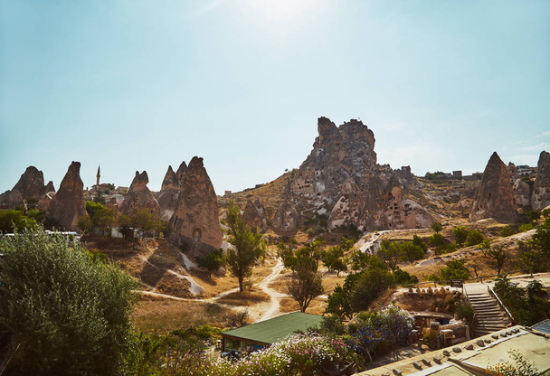 トルコのカッパドキアの火山カニヨン洞窟の家の景色 - 写真・画像