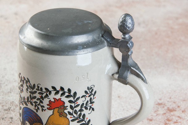 Tasse à bière vintage en céramique
 - Photo, image